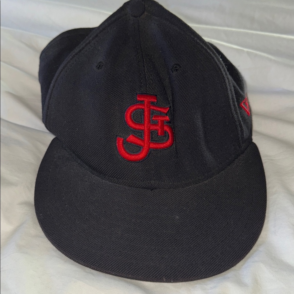 St John’s red/black baseball cap . Size 7.5.